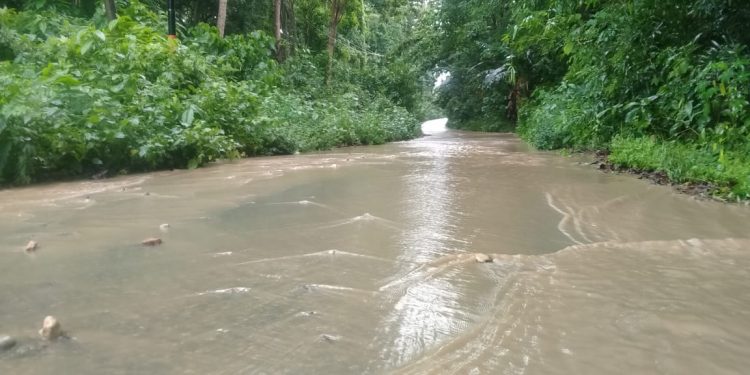 Jalan Poros Pasarwajo–Wabula di La Baelangko, Desa Kondowa, Kembali Terendam Banjir, Warga Minta PUPR Segera Turun Lapangan
