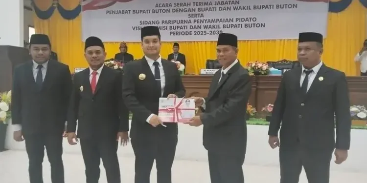 Sertijab Bupati Buton: Alvin Akawijaya Putra dan Sarifudin Saafa Resmi Pimpin Buton, Usung Program Pembangunan Berkelanjutan